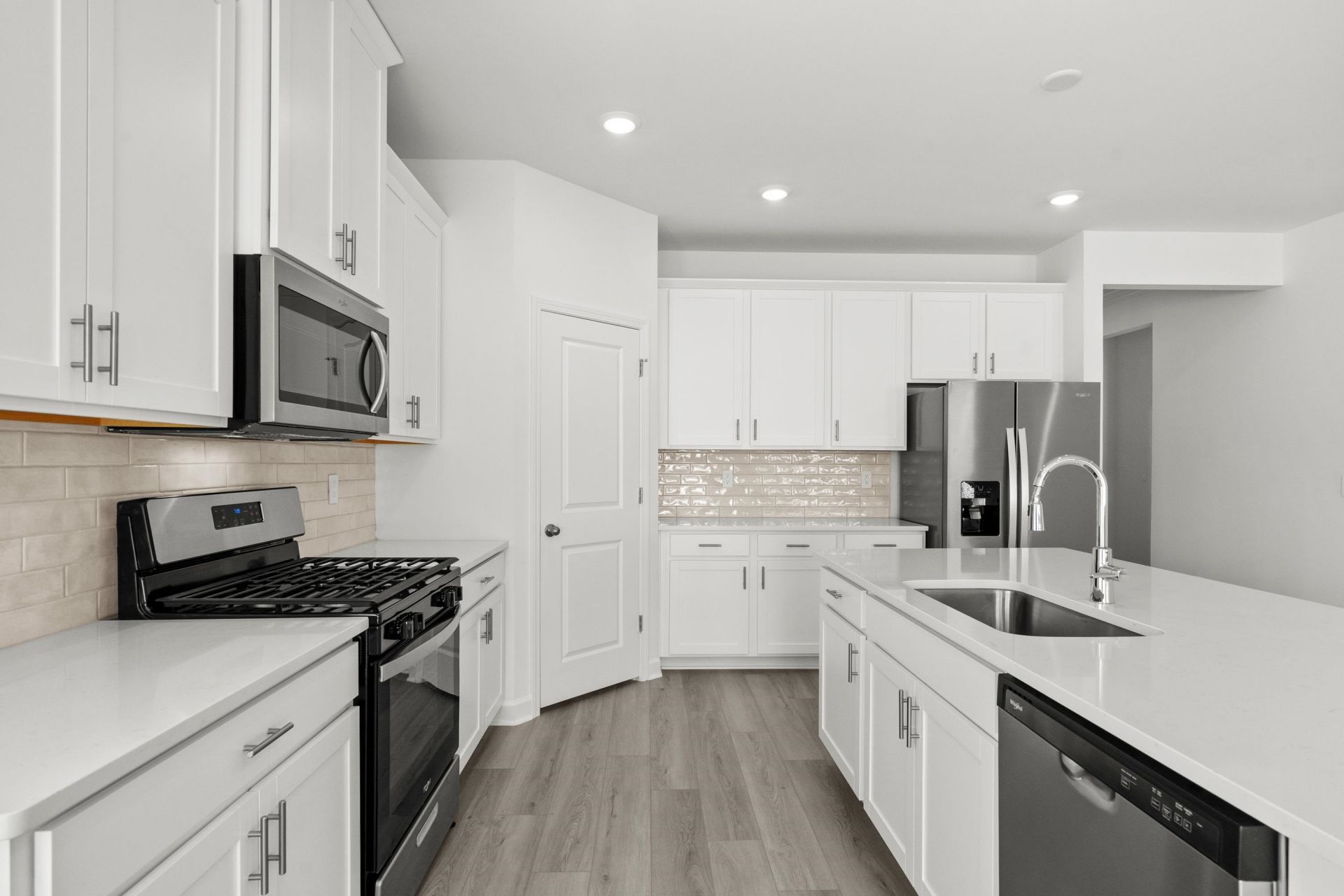 1001 Lauryn Oak Loop Photo 14