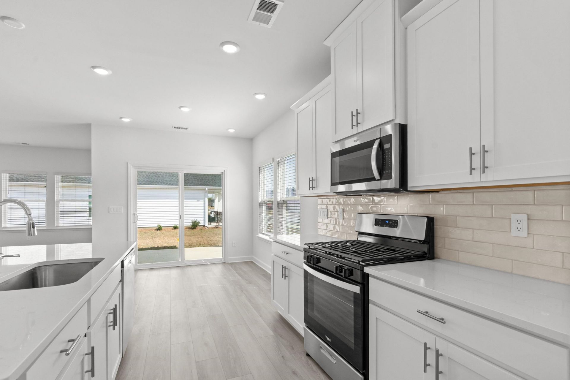 1001 Lauryn Oak Loop Photo 16