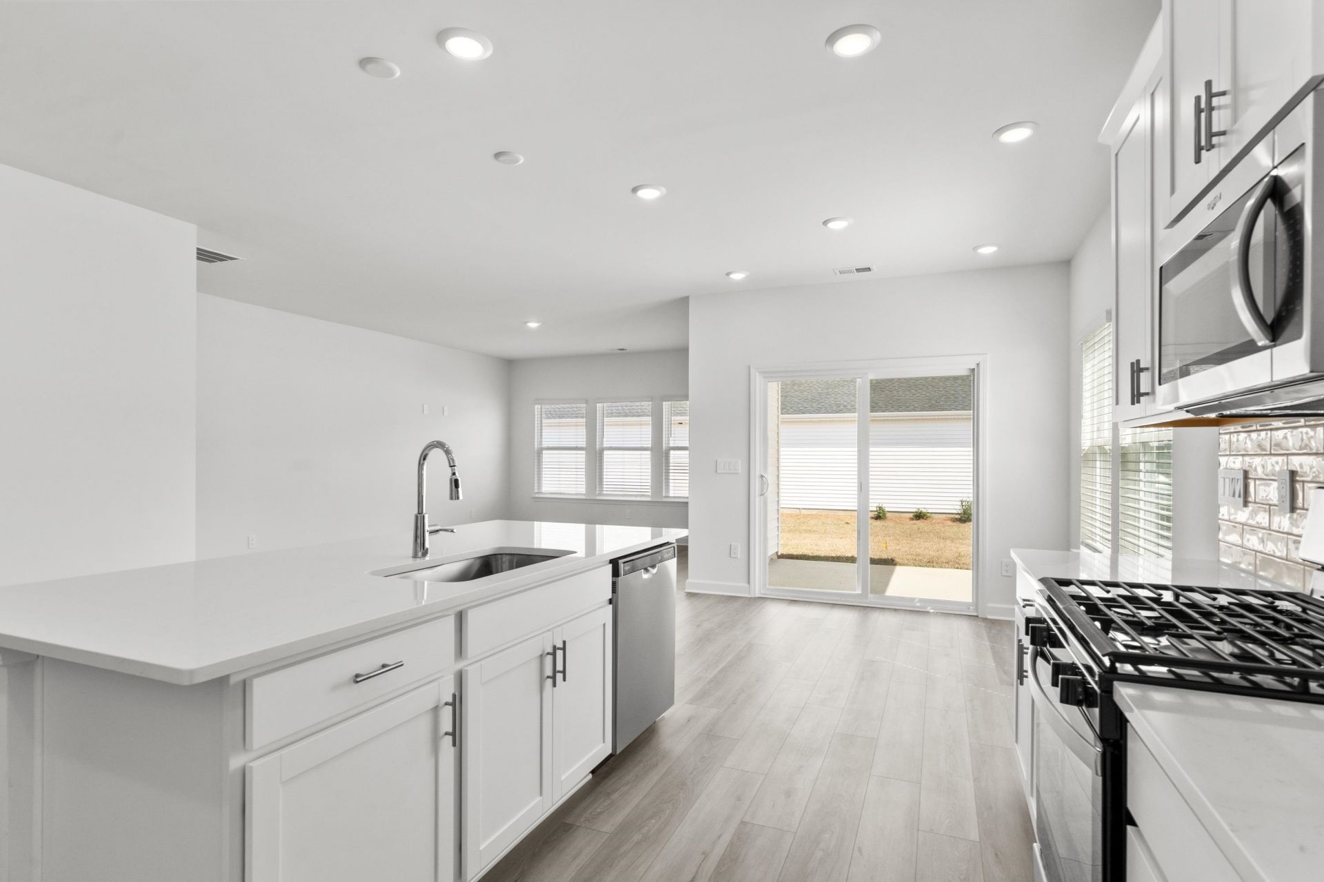 1001 Lauryn Oak Loop Photo 17