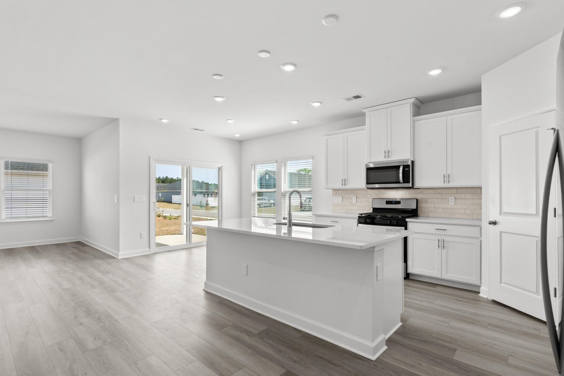 1001 Lauryn Oak Loop Photo 18