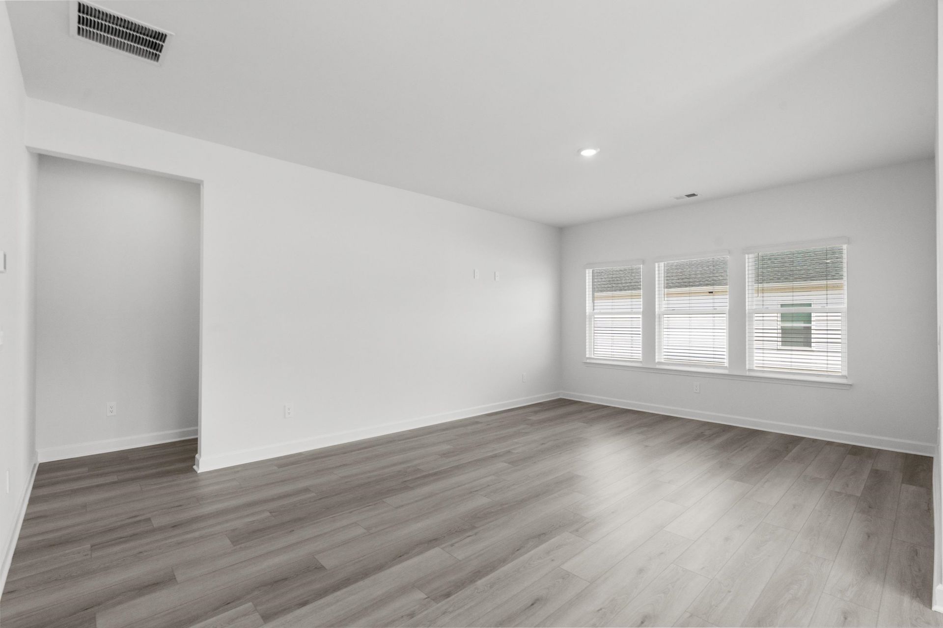 1001 Lauryn Oak Loop Photo 20