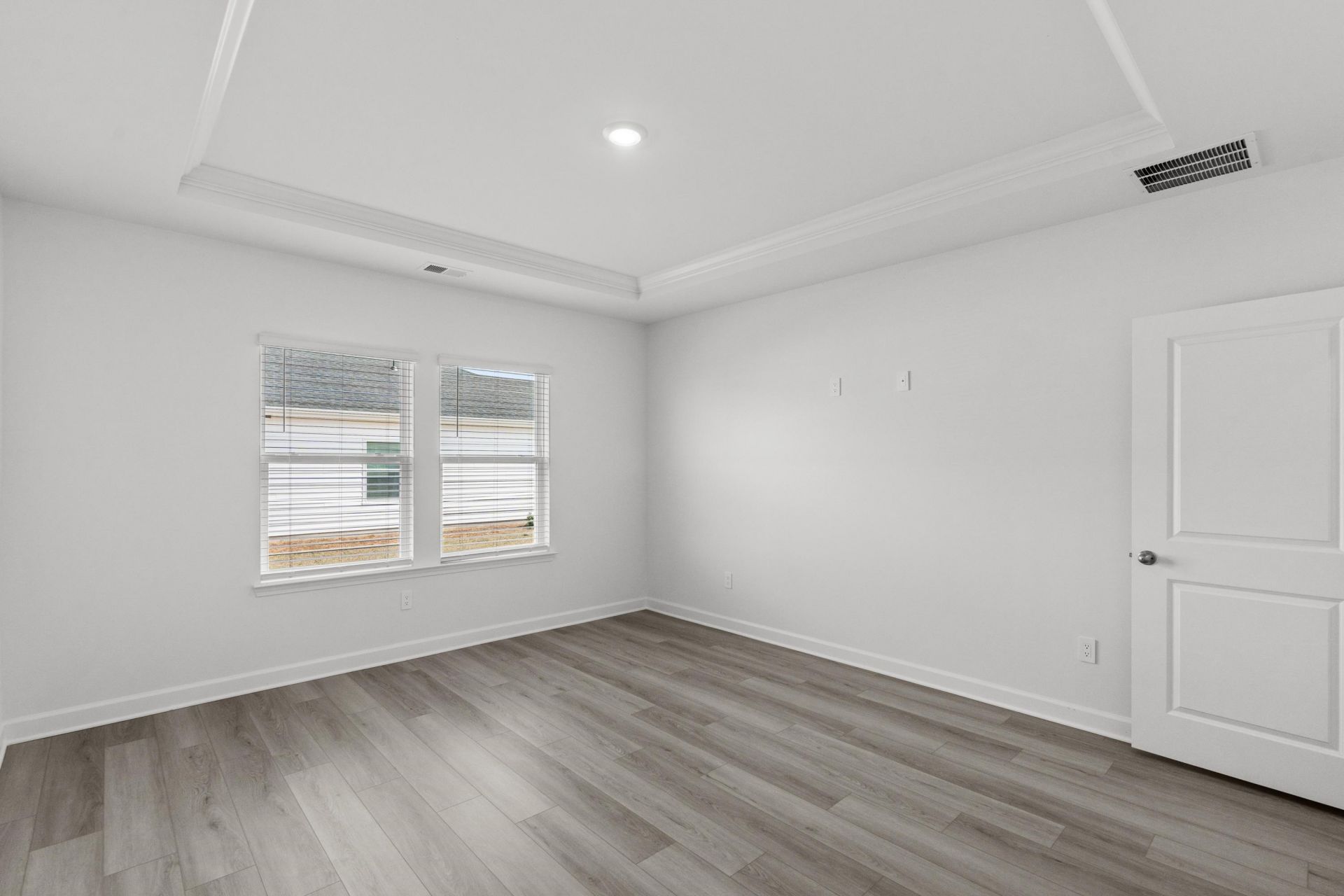 1001 Lauryn Oak Loop Photo 25