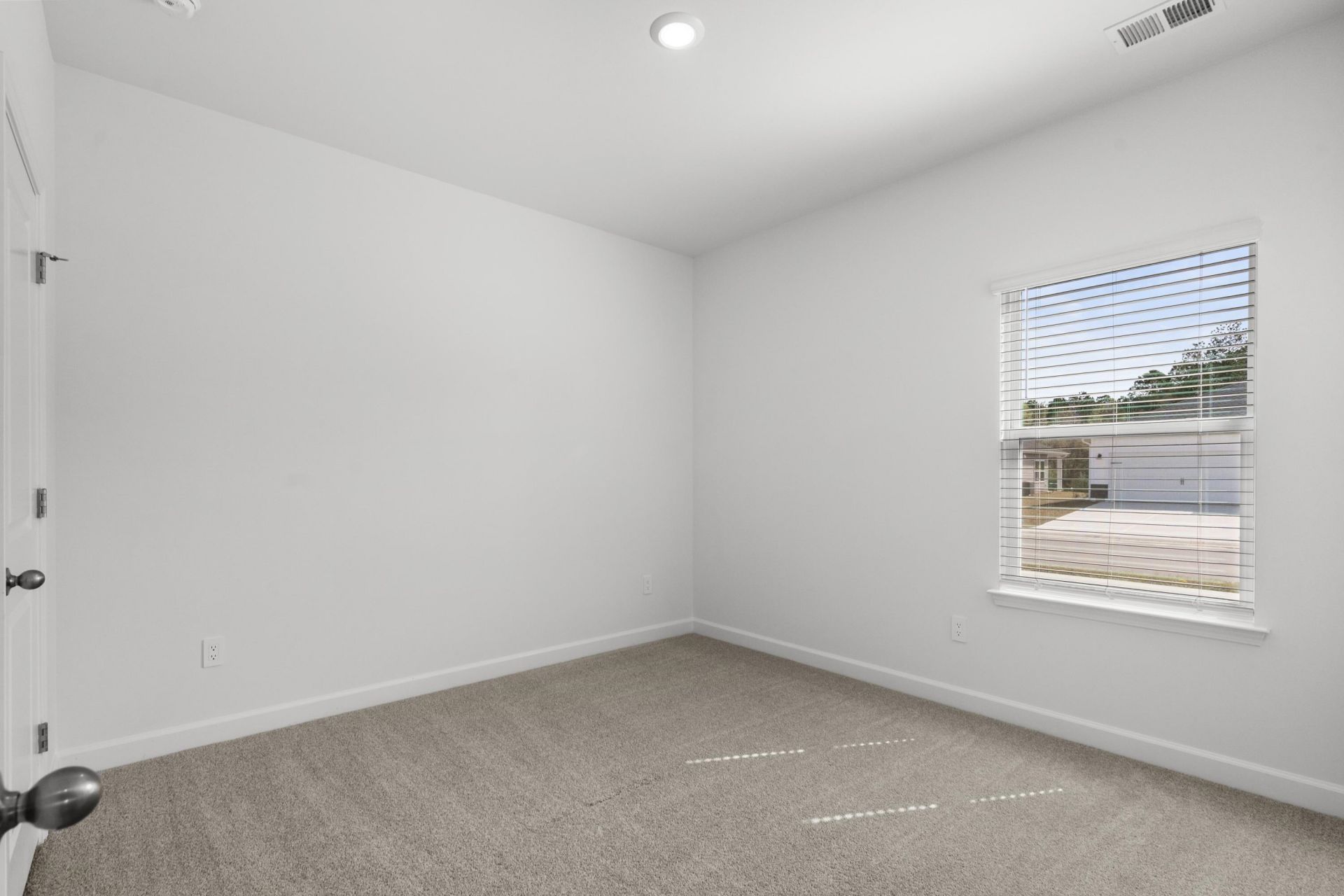 1001 Lauryn Oak Loop Photo 31