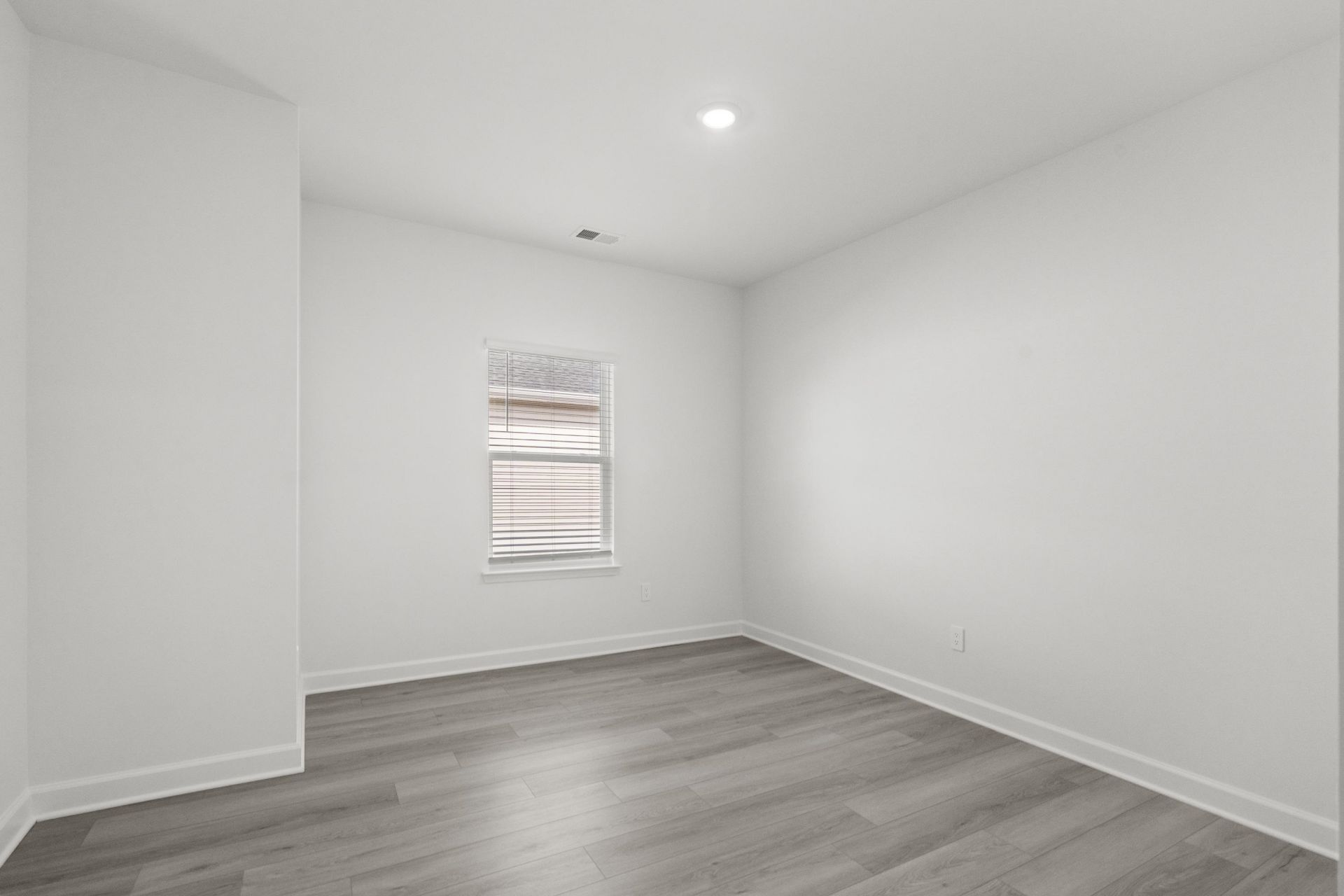 1001 Lauryn Oak Loop Photo 32