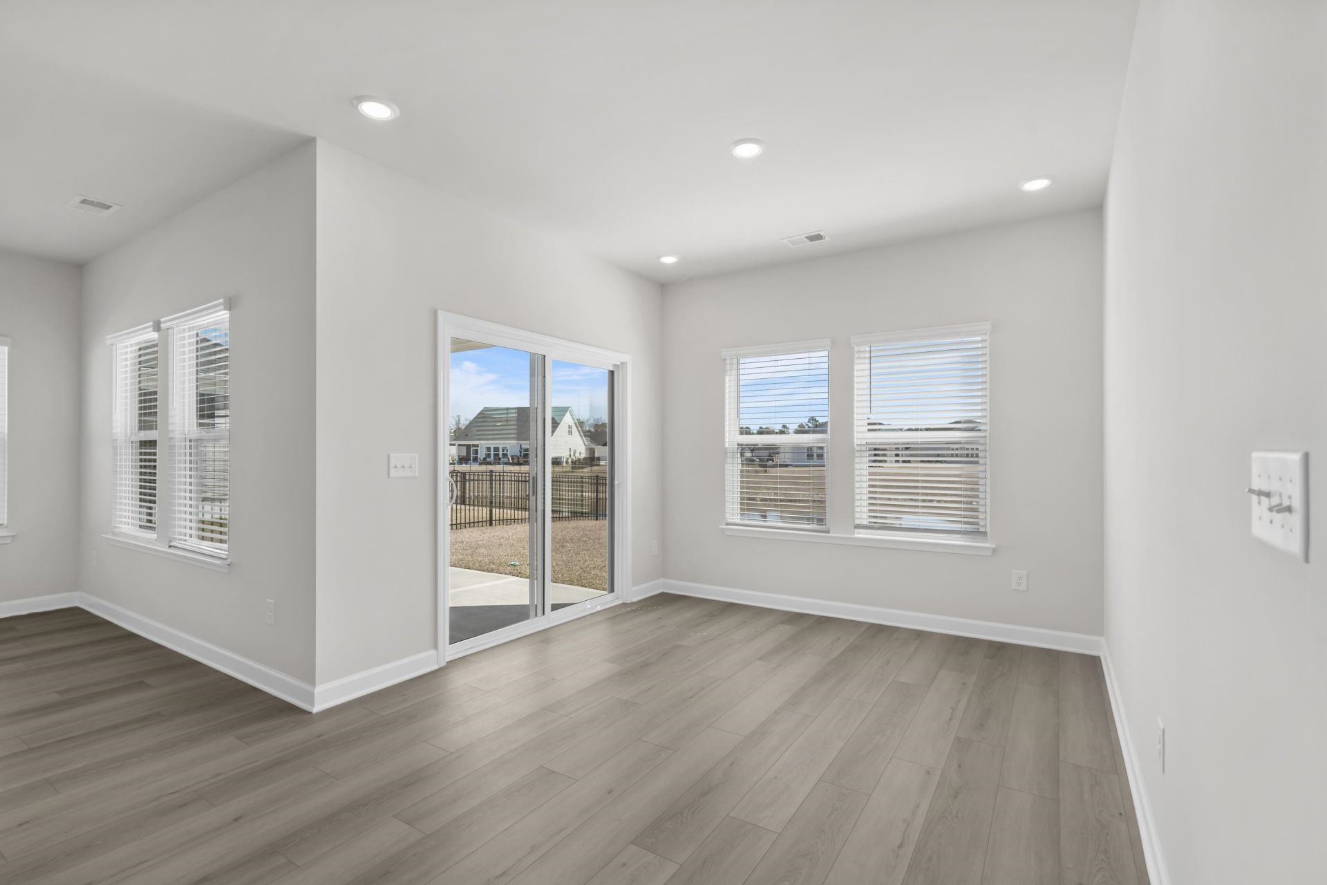 1009 Lauryn Oak Loop Photo 16