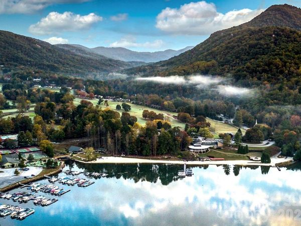 556 Quail Ridge Boulevard, Lake Lure, NC 28746