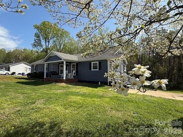 636 Willis Road , Dallas, NC 28034