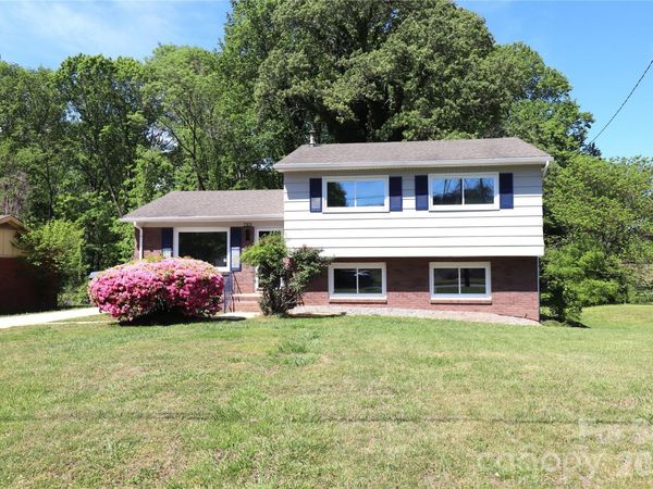793 Vancouver Lane , Gastonia, NC 28052