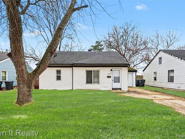 10821 Albany Street, Oak Park, MI 48237
