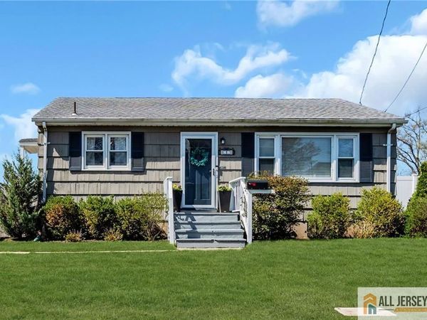 25 Woodview Avenue, Fords, NJ 08863