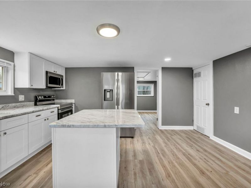 6171 Lee Road, North Ridgeville, OH 44039 Photo 11