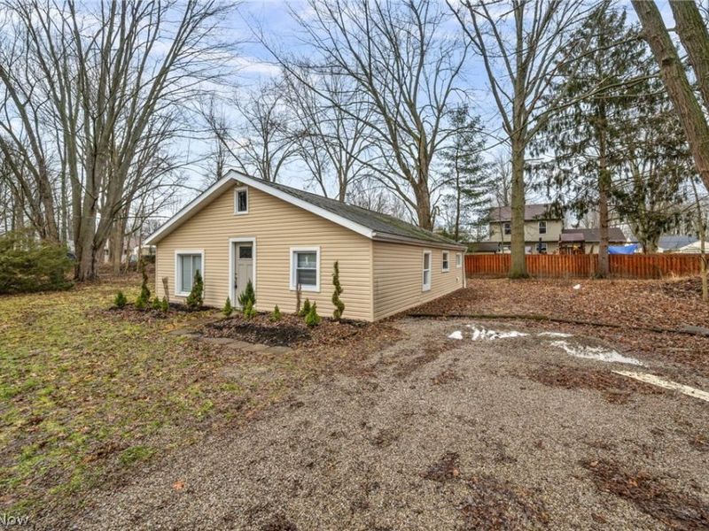 6171 Lee Road, North Ridgeville, OH 44039 Photo 4