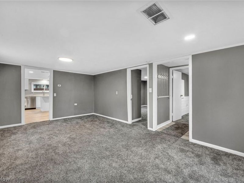 6171 Lee Road, North Ridgeville, OH 44039 Photo 9