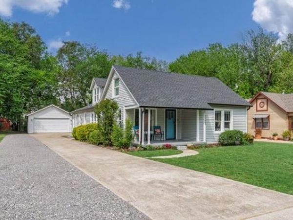 1127 W Symmes Street, Norman, OK 73069