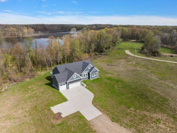 8275 Mcarthur Avenue NE, Belding, MI 48809