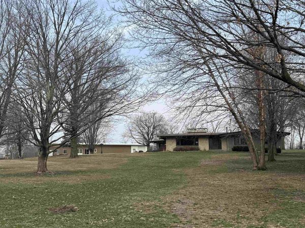 521 Sunset Place, Charles City, IA 50616