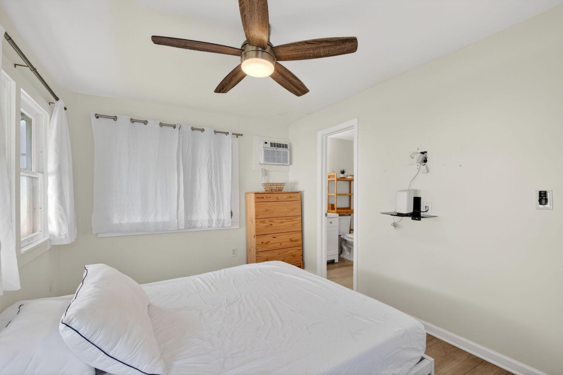 306 N J Street, Lake Worth Beach, FL 33460 Photo