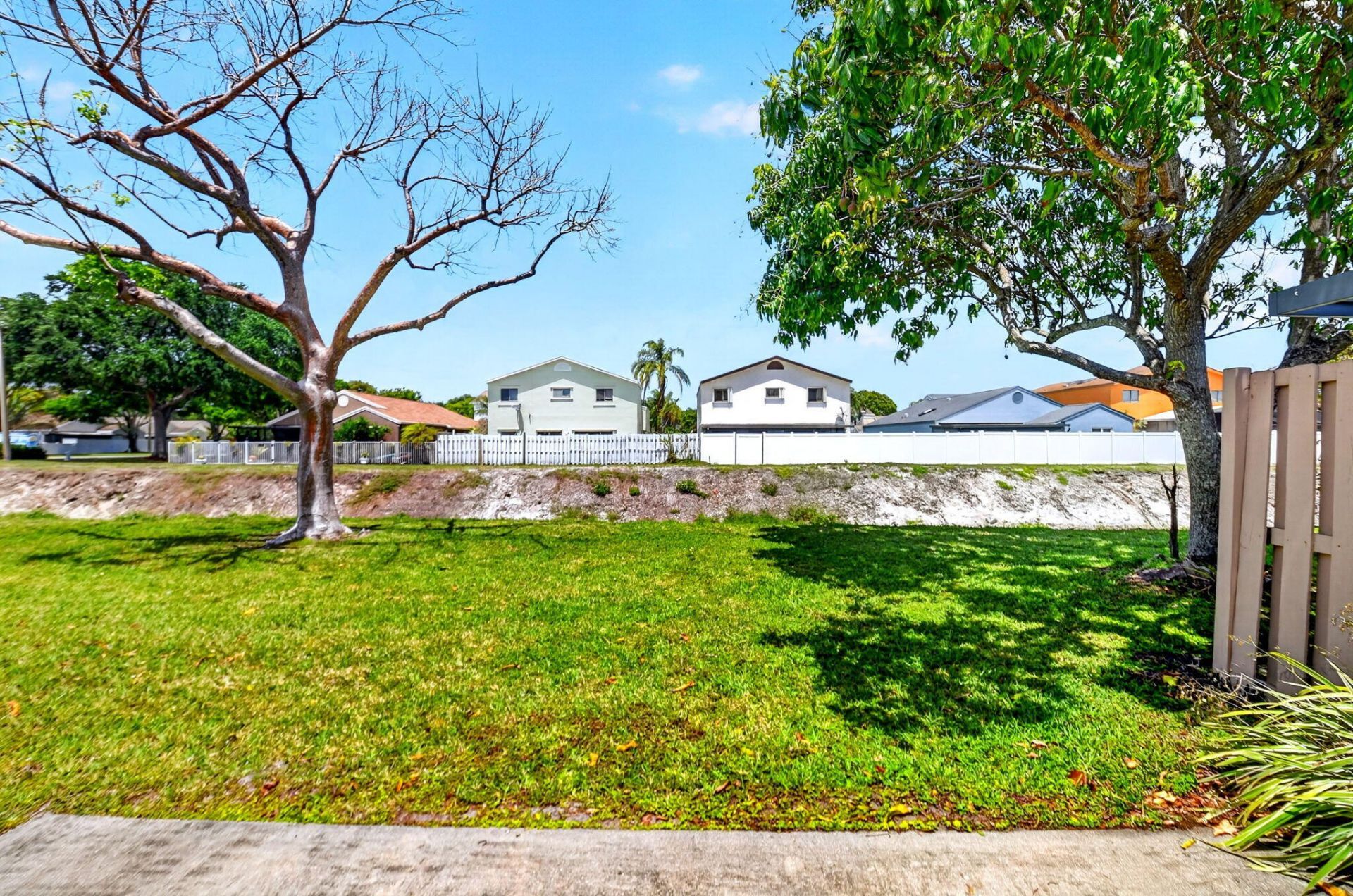 6 Farnworth Drive, Boynton Beach, FL 33426 Photo