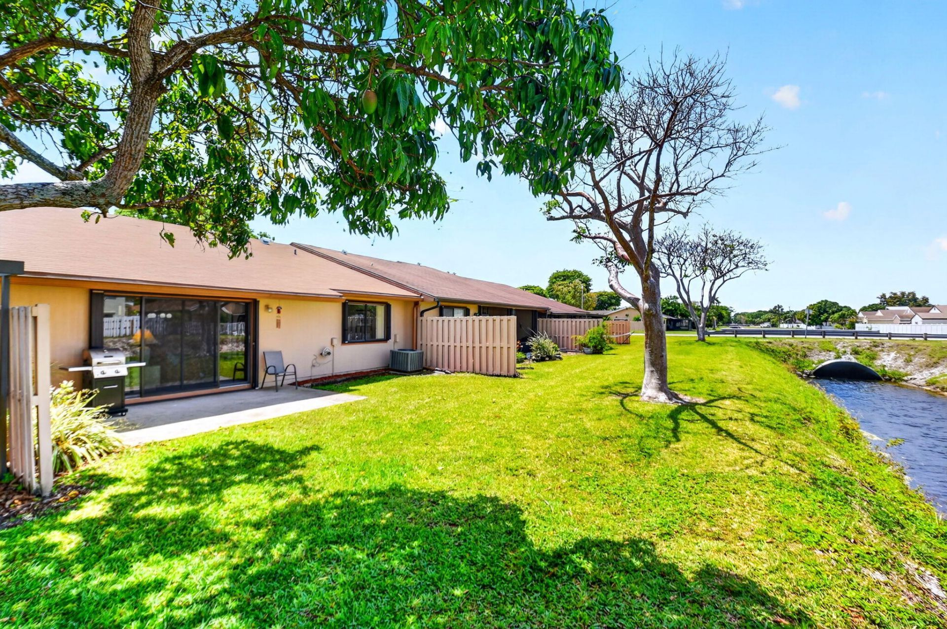 6 Farnworth Drive, Boynton Beach, FL 33426 Photo