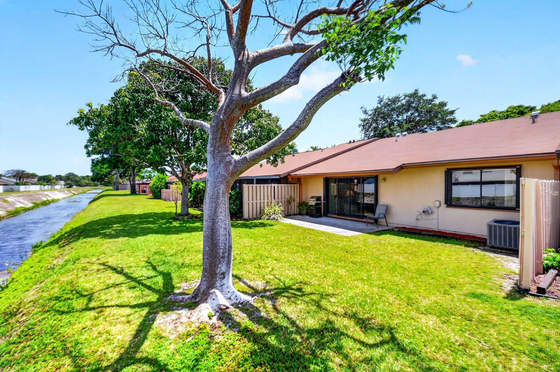 6 Farnworth Drive, Boynton Beach, FL 33426 Photo