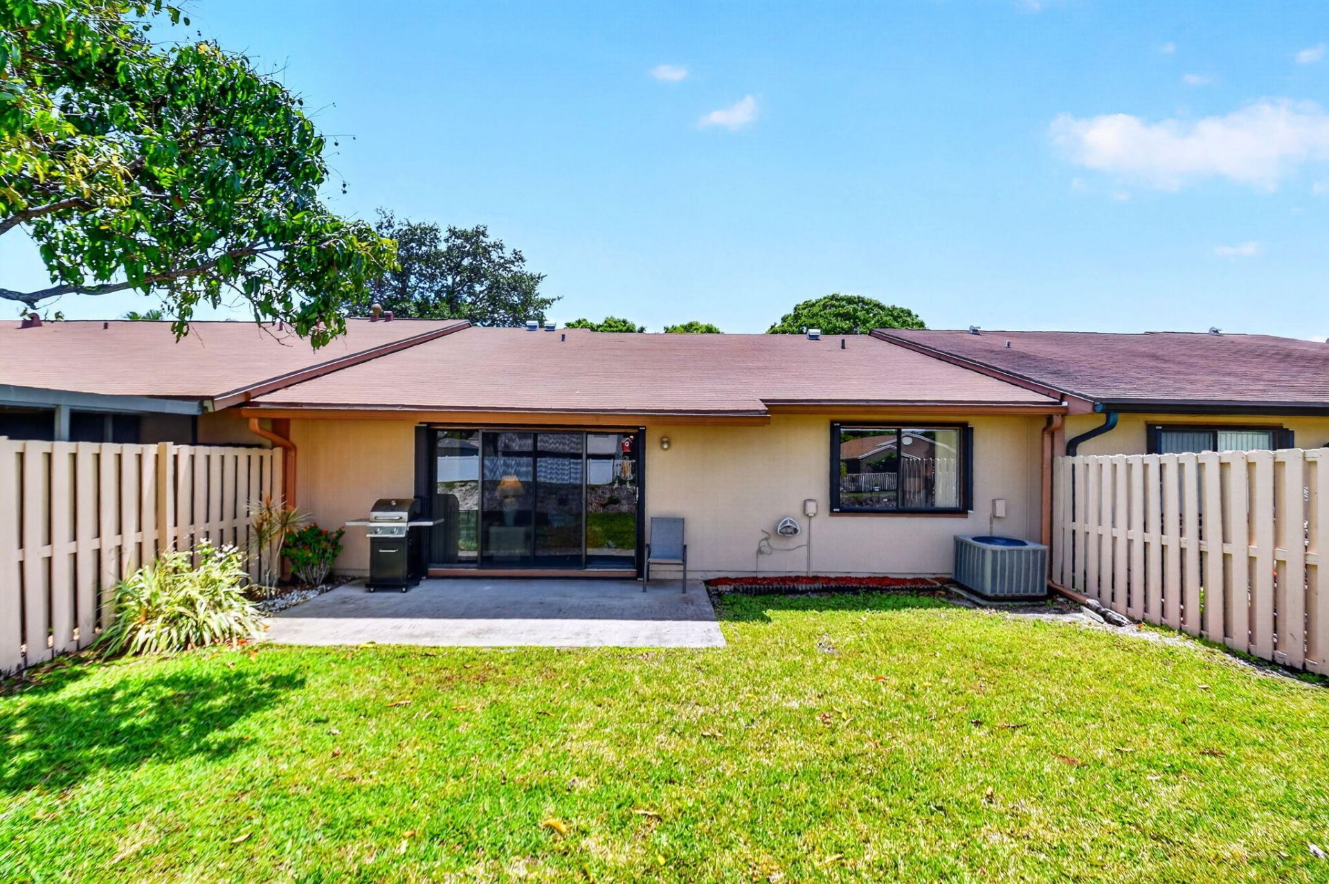 6 Farnworth Drive, Boynton Beach, FL 33426 Photo