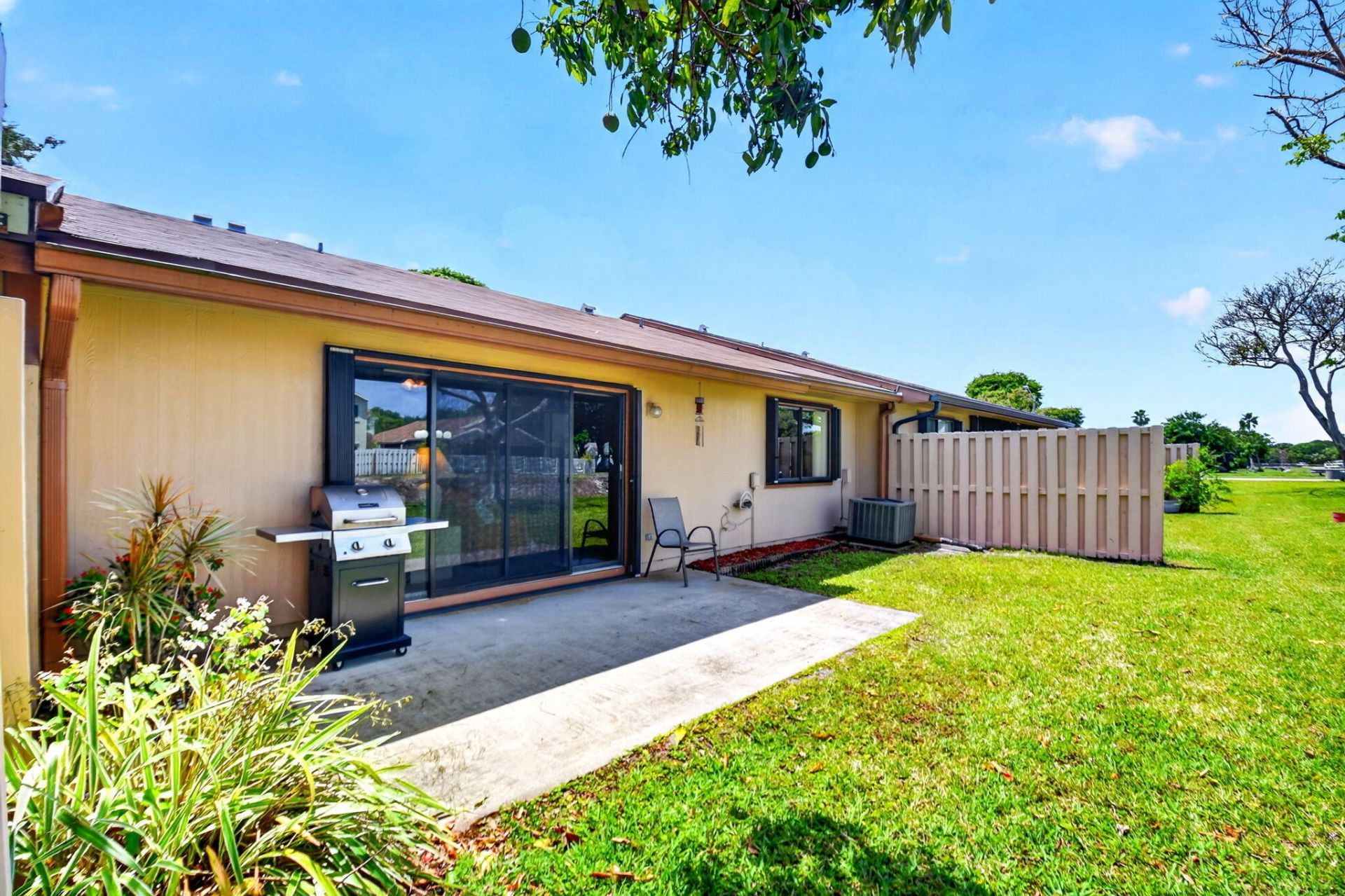 6 Farnworth Drive, Boynton Beach, FL 33426 Photo