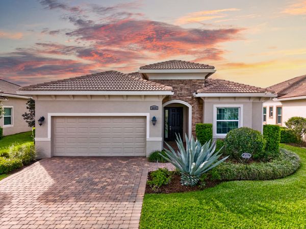 8695 SW Carrara Way, Port St. Lucie, FL 34987