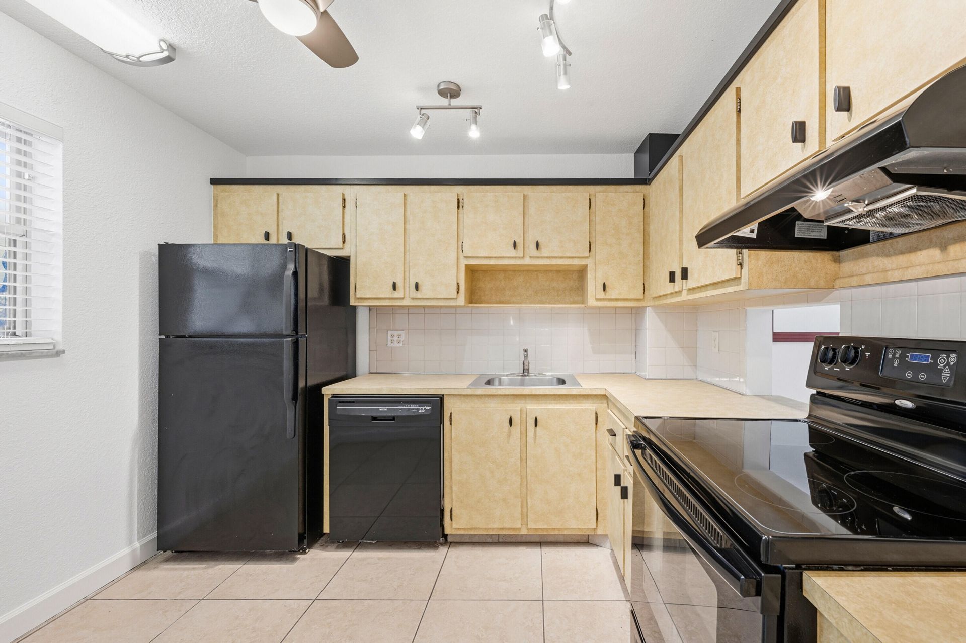 200 Ashbury Road, Unit 106, Hollywood, FL 33024 Photo