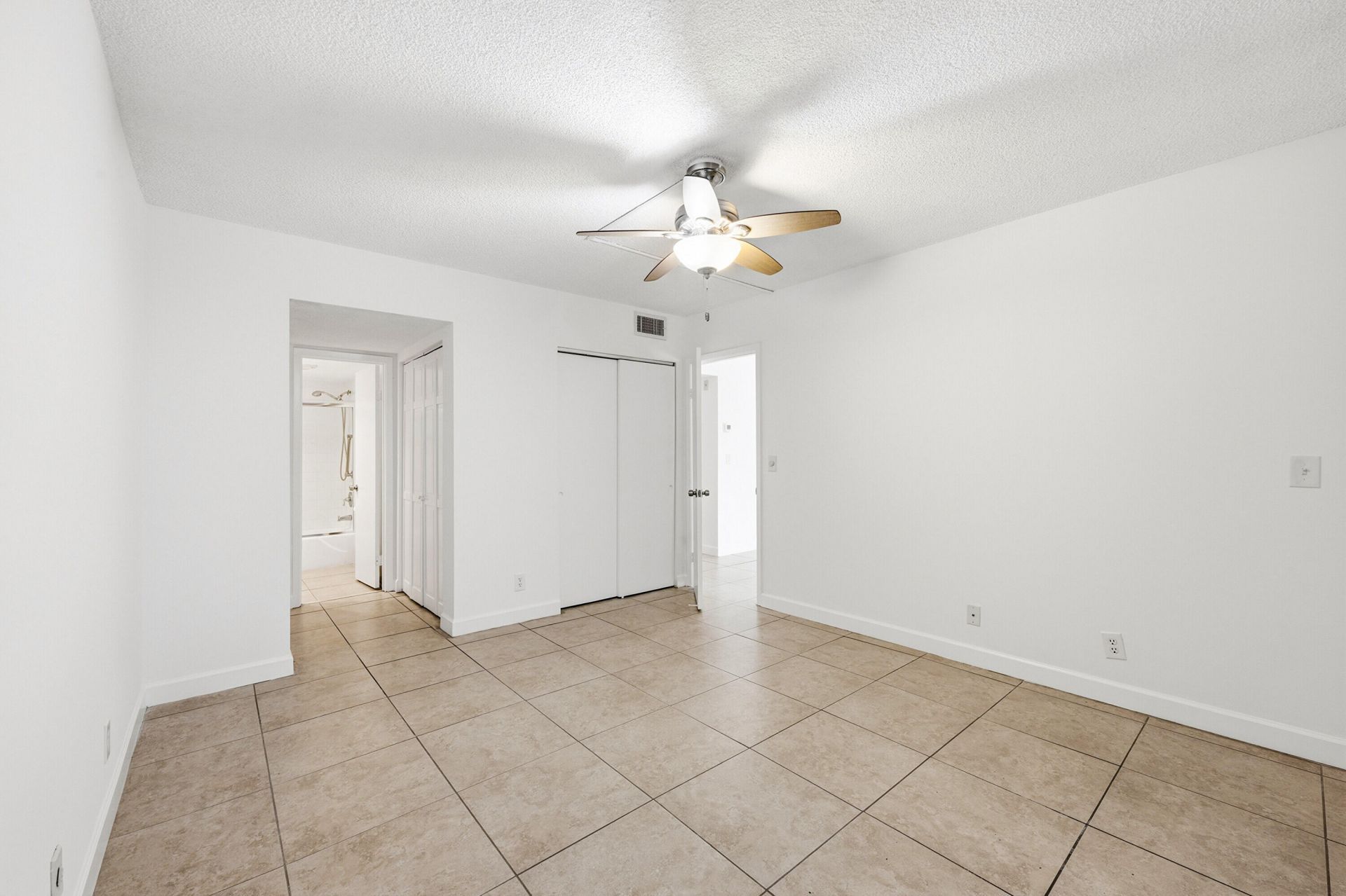 200 Ashbury Road, Unit 106, Hollywood, FL 33024 Photo