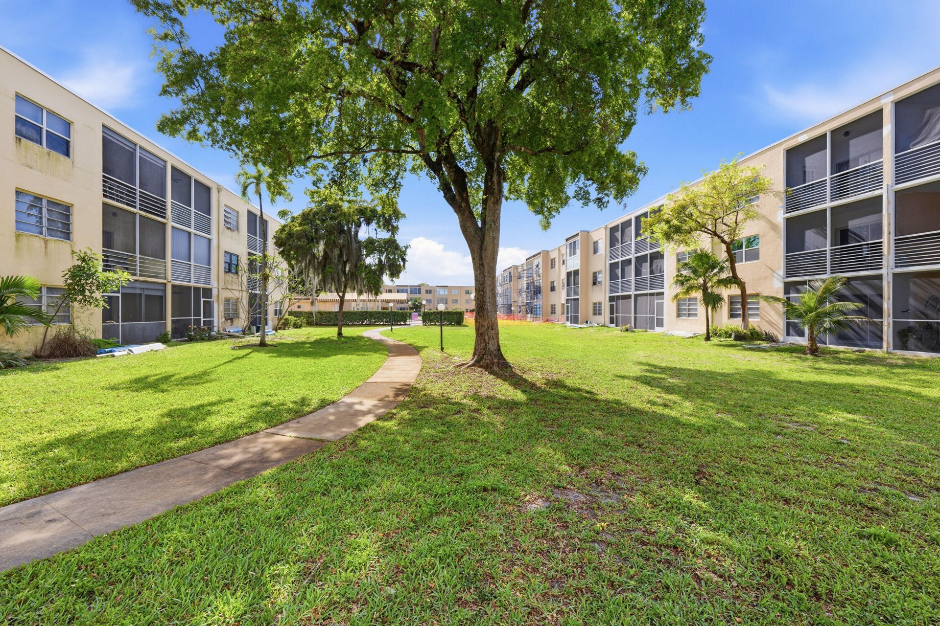 200 Ashbury Road, Unit 106, Hollywood, FL 33024 Photo