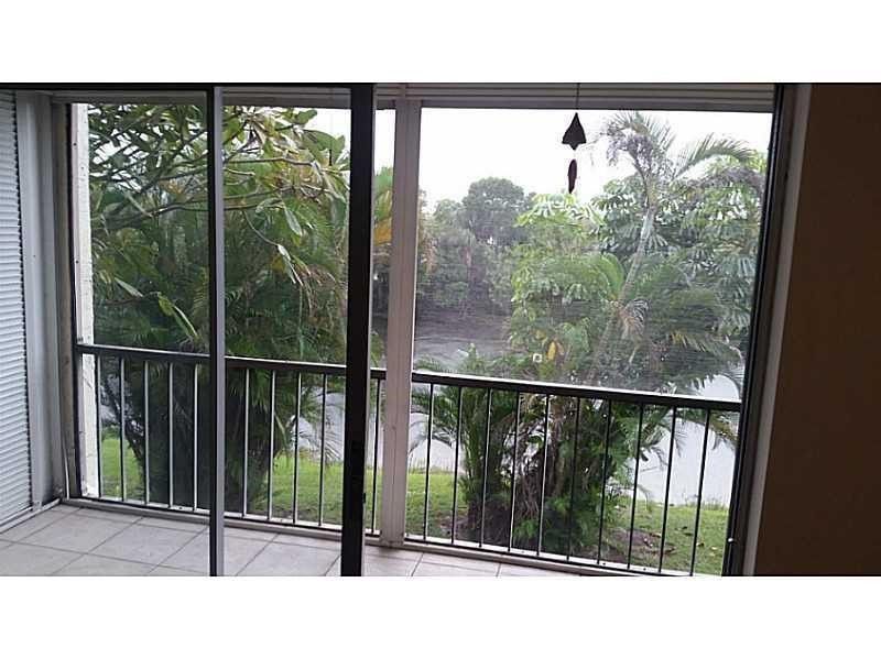 3280 Spanish Moss Terrace, Unit 209, Lauderhill, FL 33319 Photo