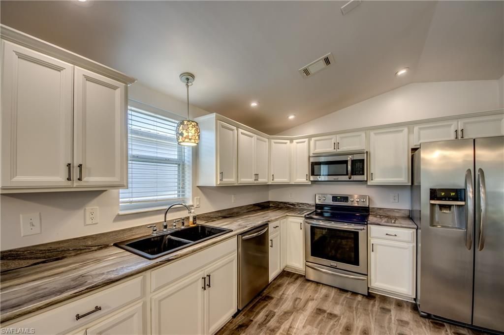 7230 Ladyfish Dr, Saint James City, FL 33956 Photo