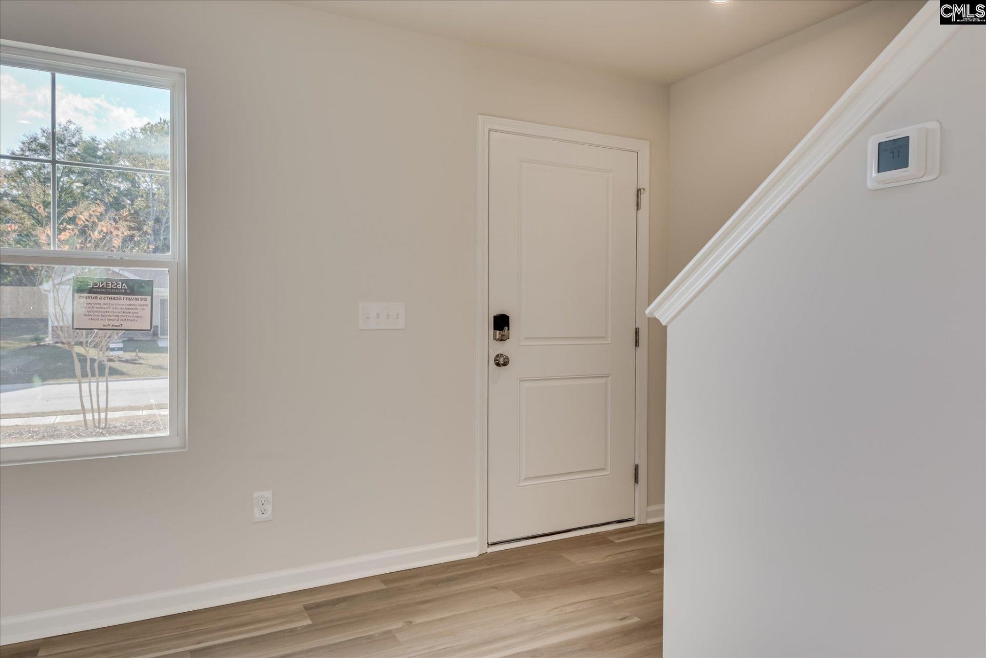 198 Kingfield Drive  Photo 4