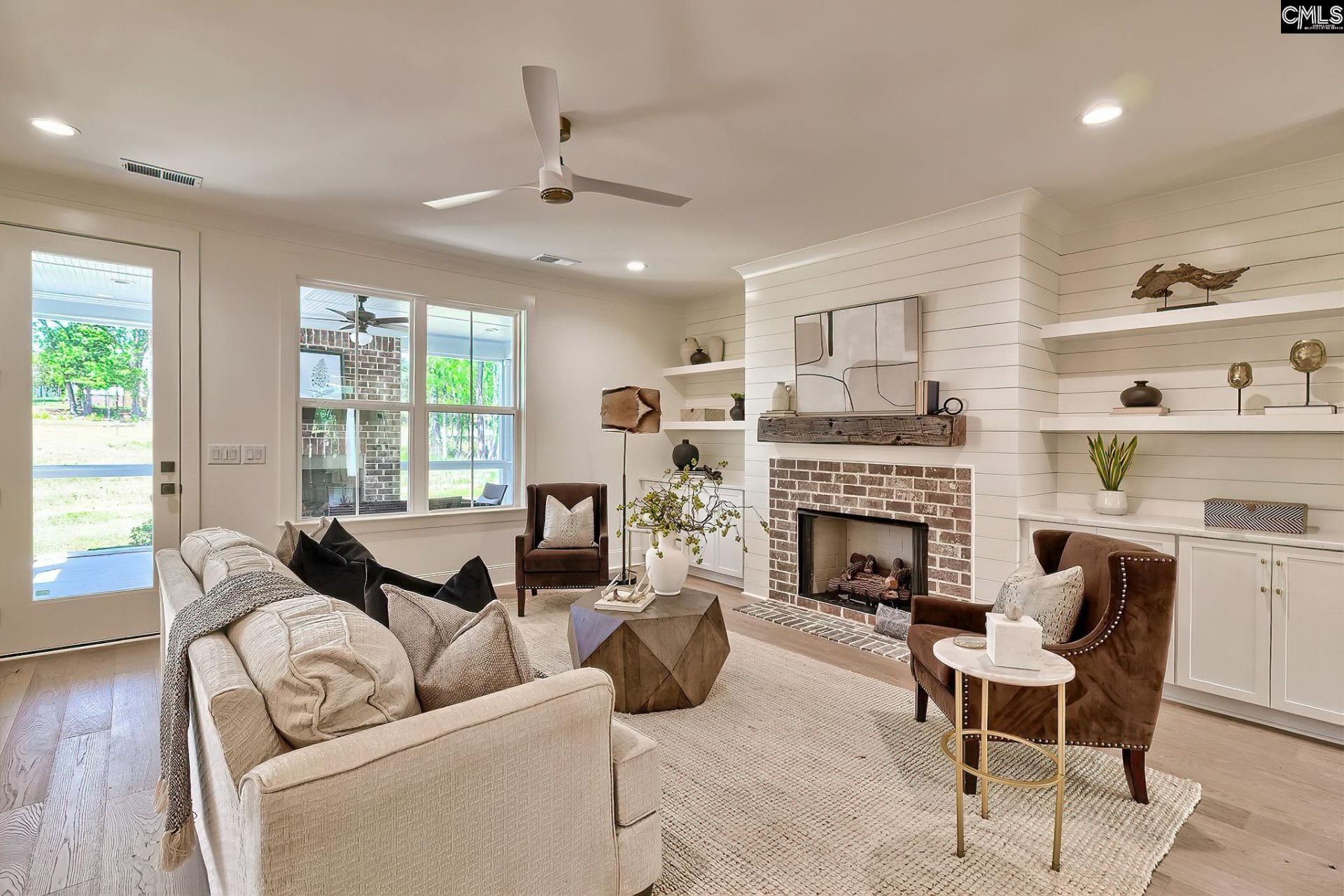 912 Salisbury Court  Photo 10