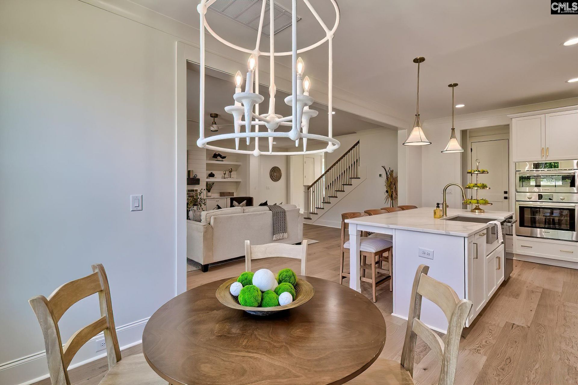 912 Salisbury Court  Photo 18