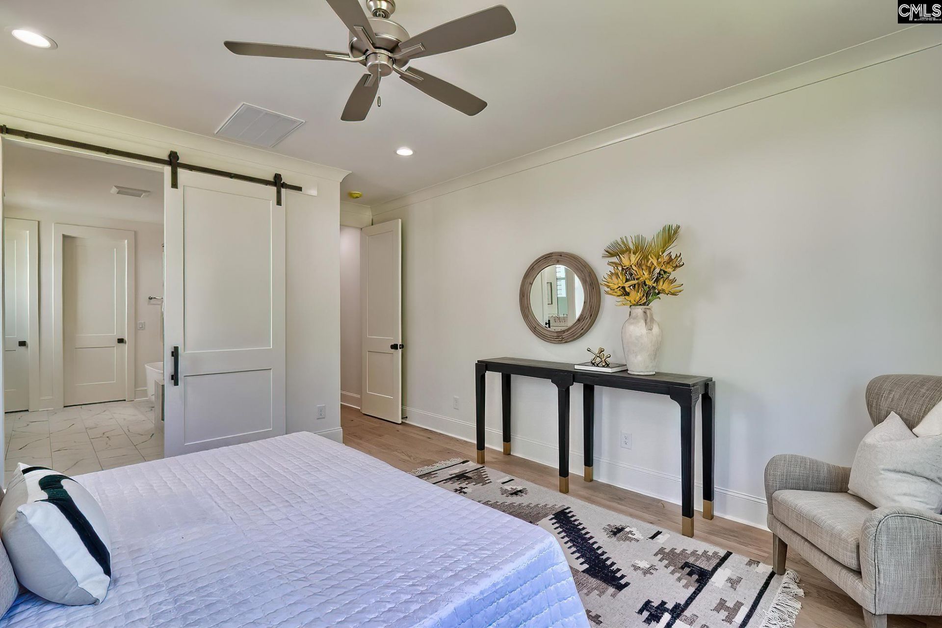 912 Salisbury Court  Photo 23