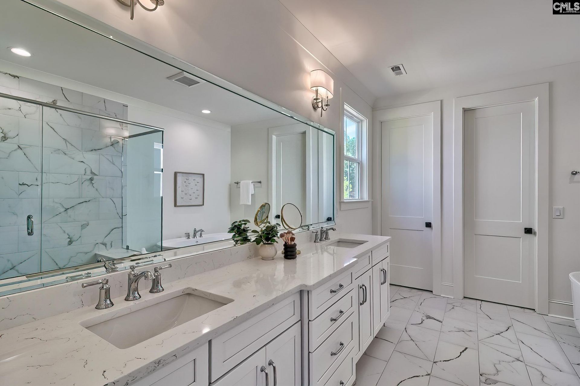 912 Salisbury Court  Photo 24