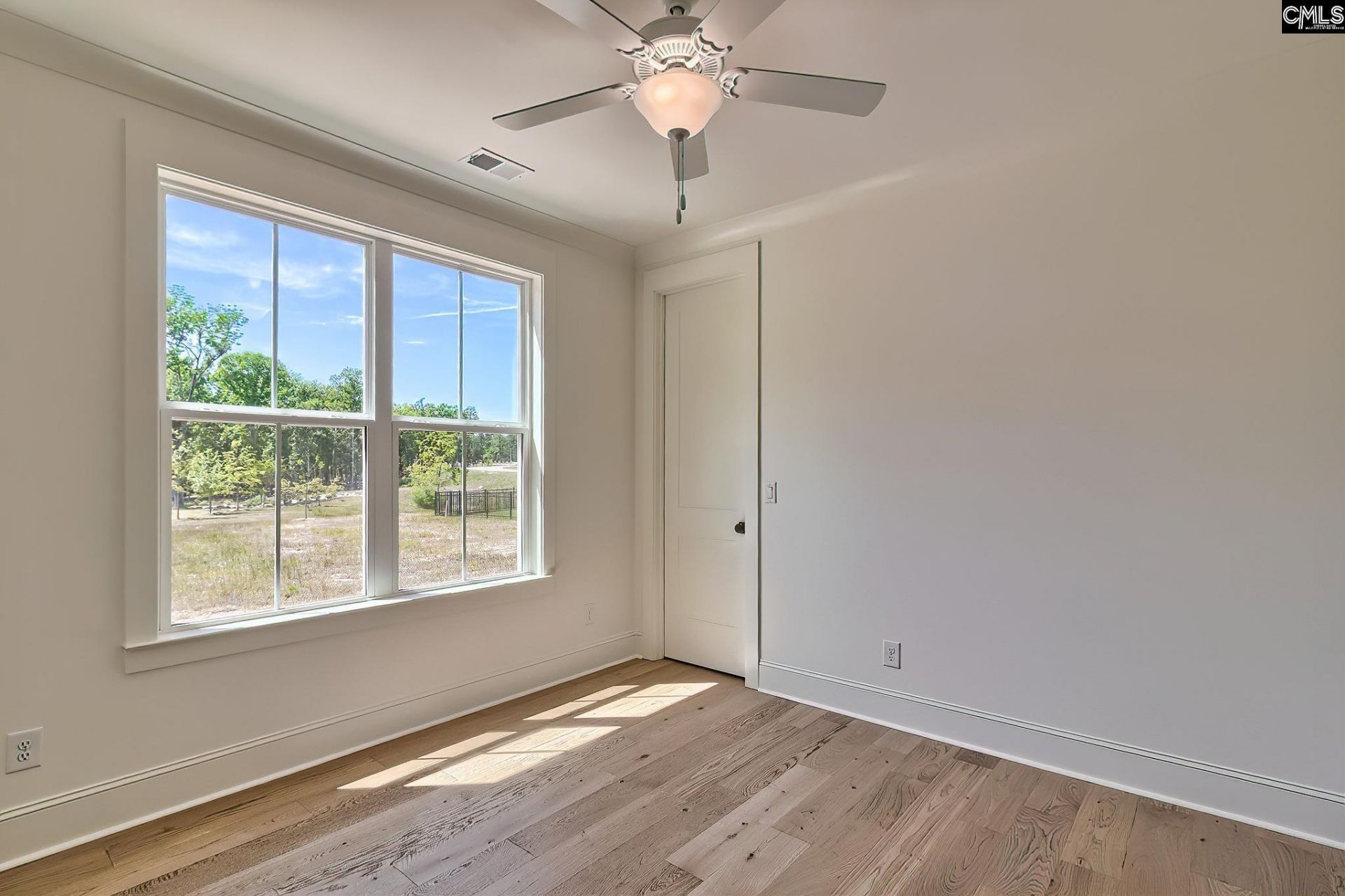 912 Salisbury Court  Photo 29