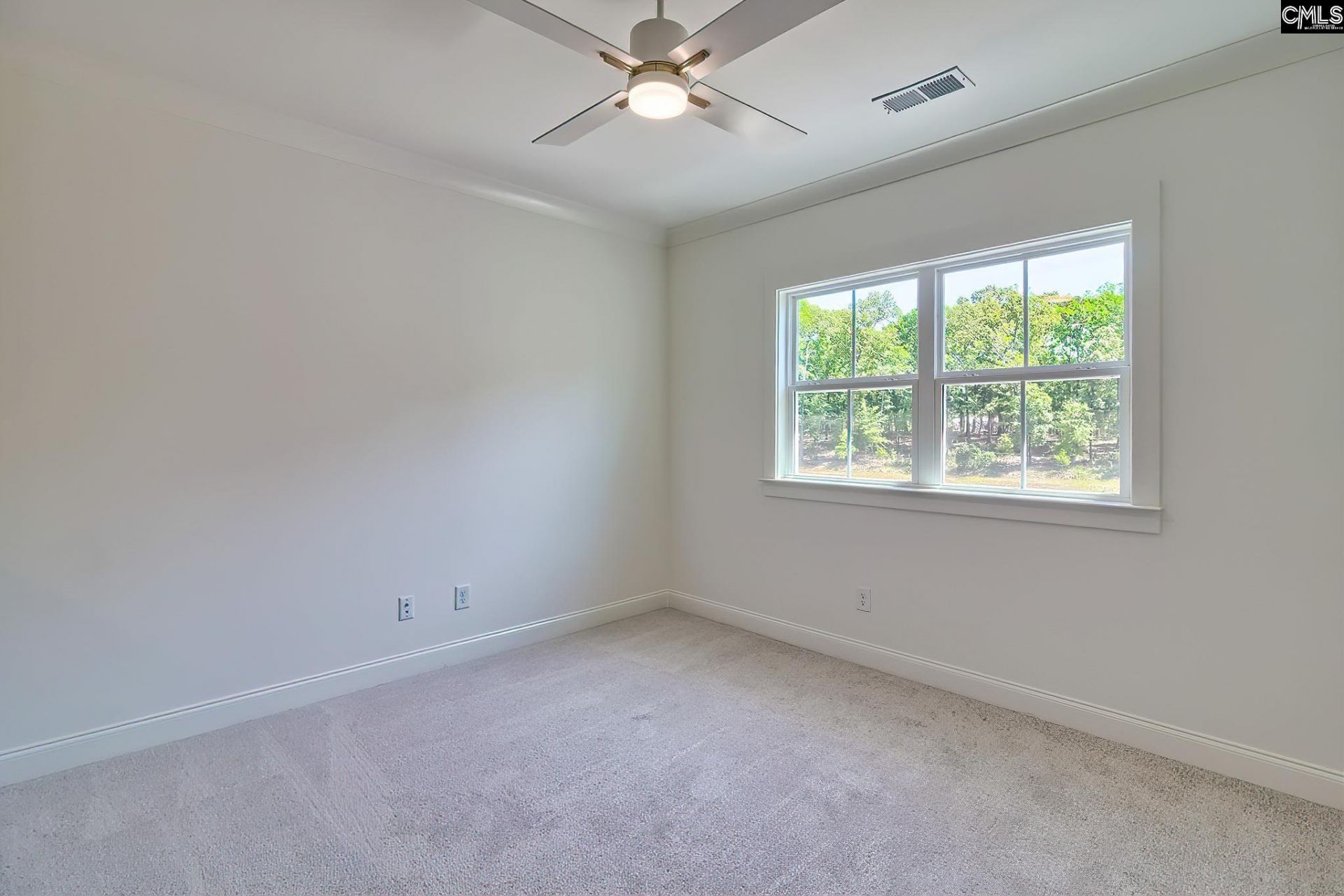 912 Salisbury Court  Photo 31