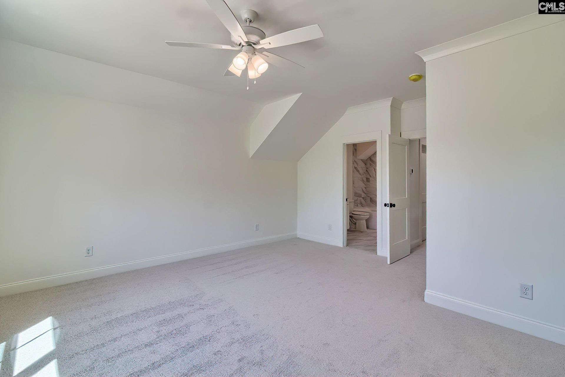 912 Salisbury Court  Photo 35