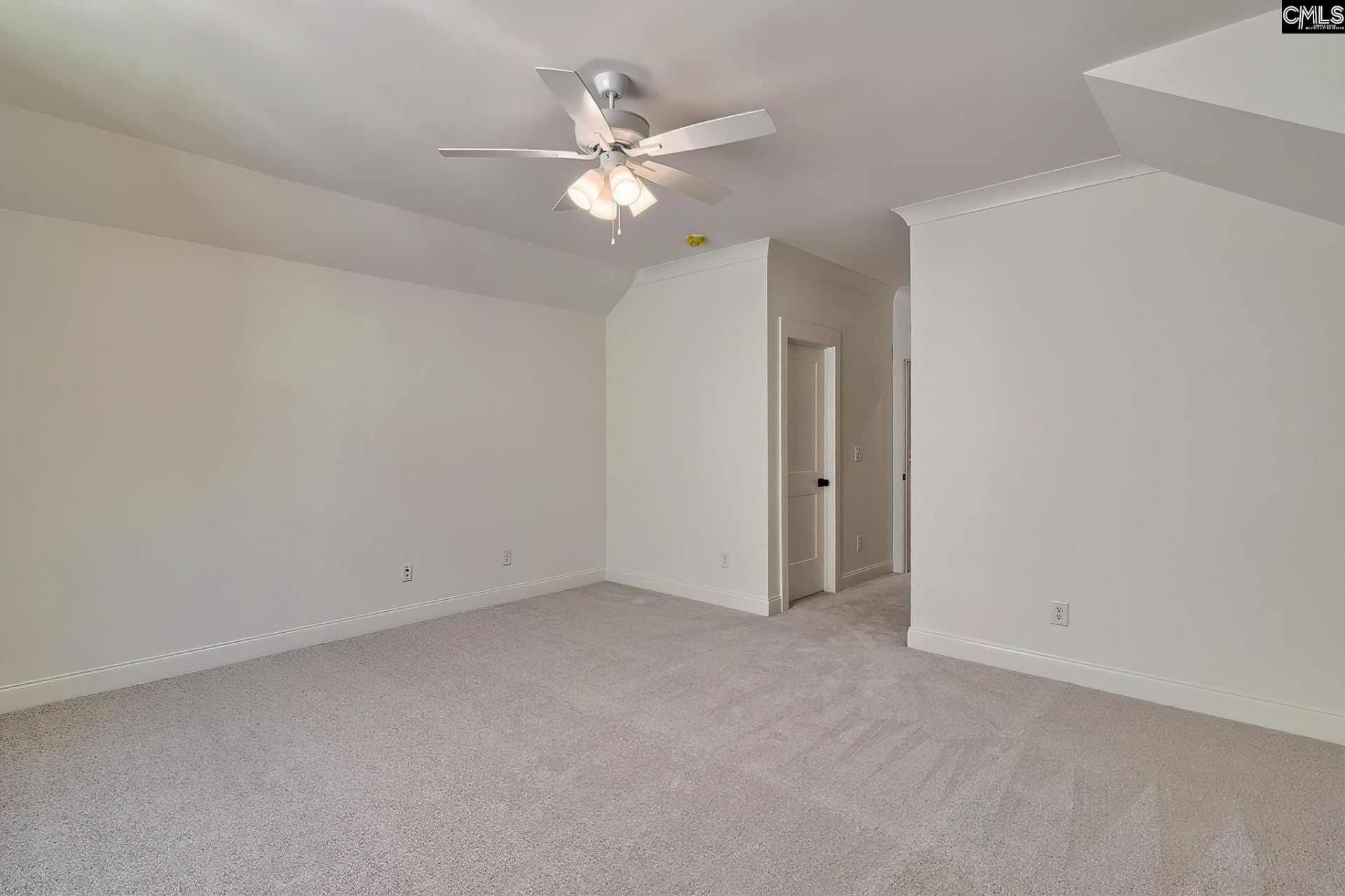 912 Salisbury Court  Photo 39