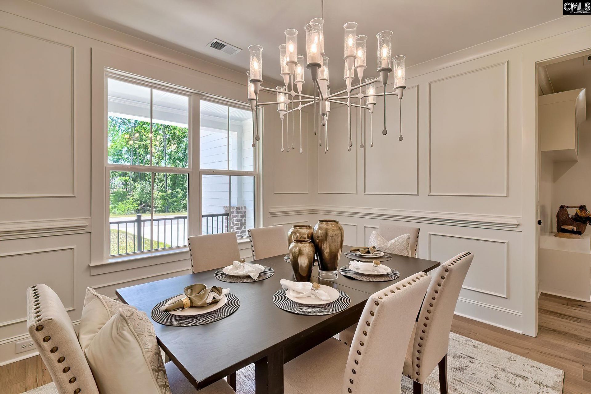 912 Salisbury Court  Photo 6