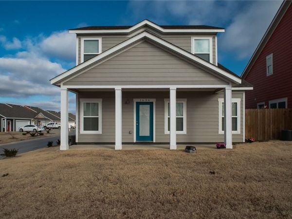 1636 N Golf Club Drive , Fayetteville, AR 72704
