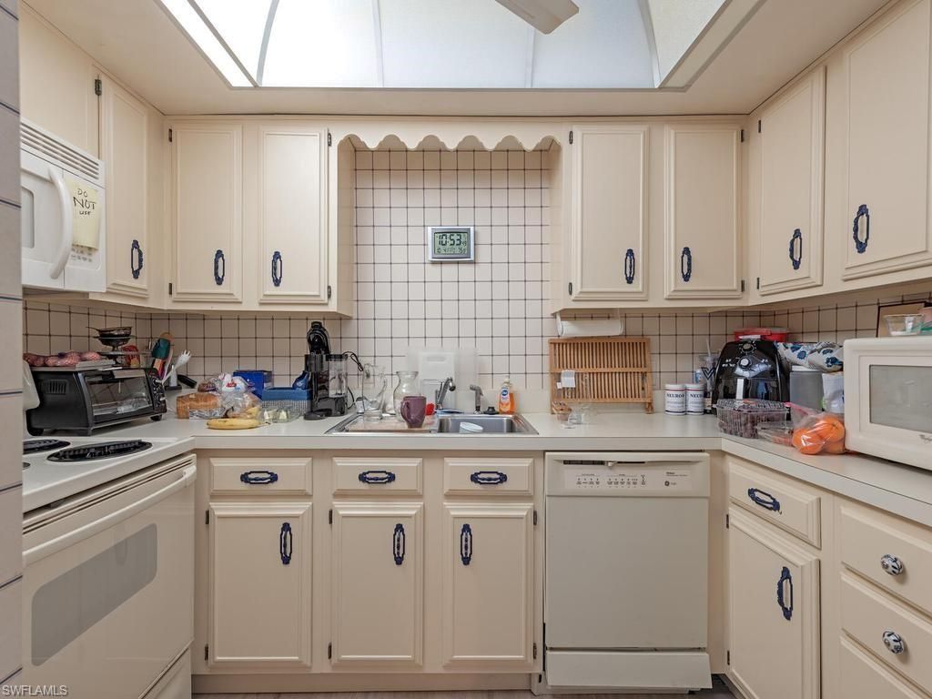 406 Bristle Cone Ln, Unit 4, Naples, FL 34113 Photo
