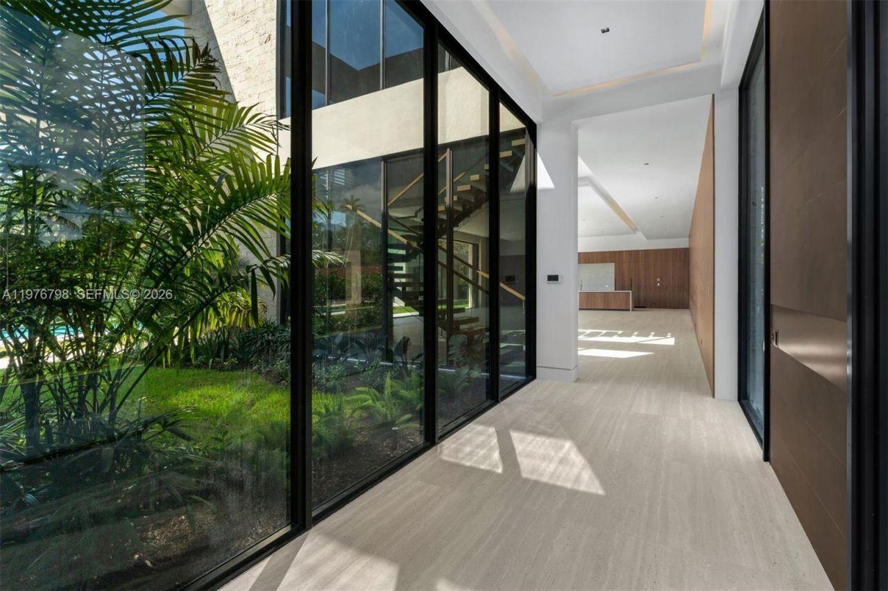 8755 SW 54th Ave , Miami, FL 33143 Photo