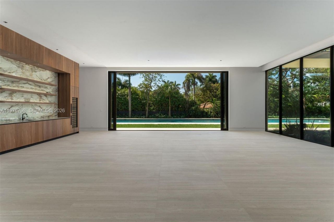 8755 SW 54th Ave , Miami, FL 33143 Photo