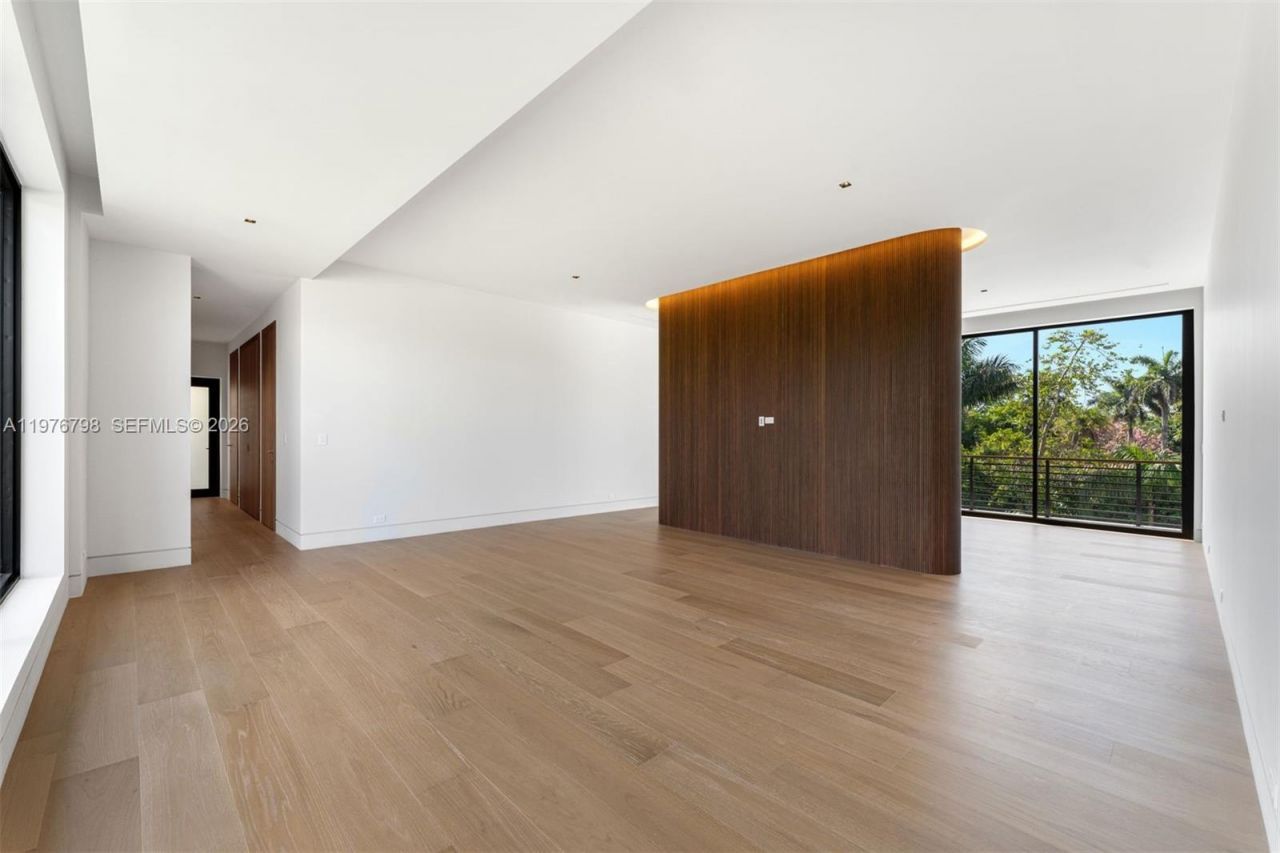 8755 SW 54th Ave , Miami, FL 33143 Photo