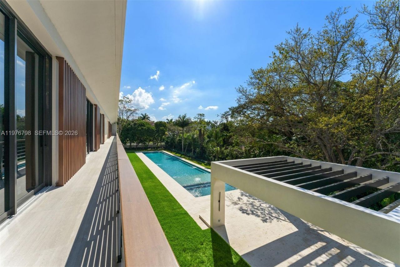 8755 SW 54th Ave , Miami, FL 33143 Photo