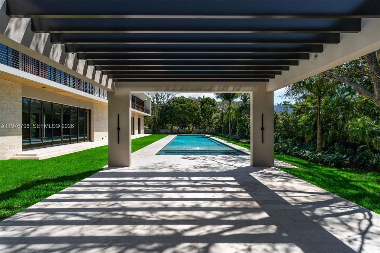 8755 SW 54th Ave , Miami, FL 33143 Photo