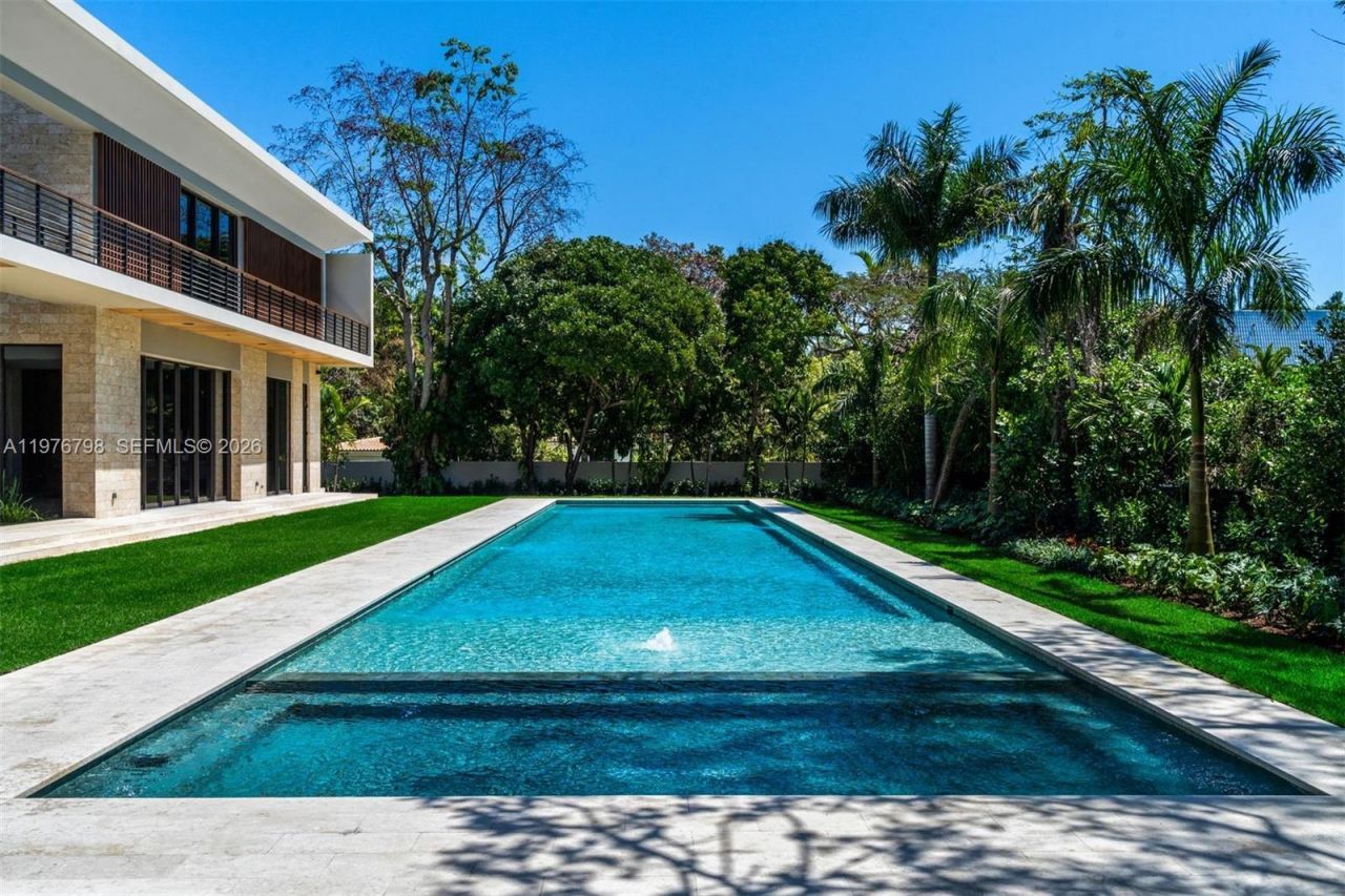 8755 SW 54th Ave , Miami, FL 33143 Photo